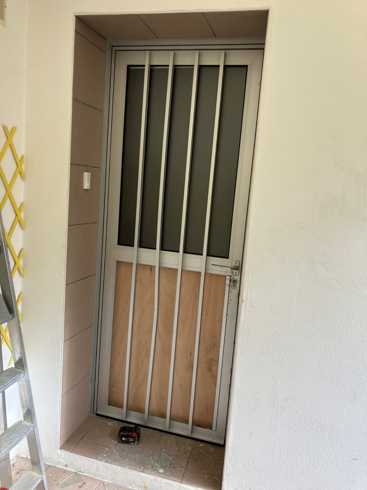 Vitrine de magasin sécurisée par SOS Dépannage Littoral